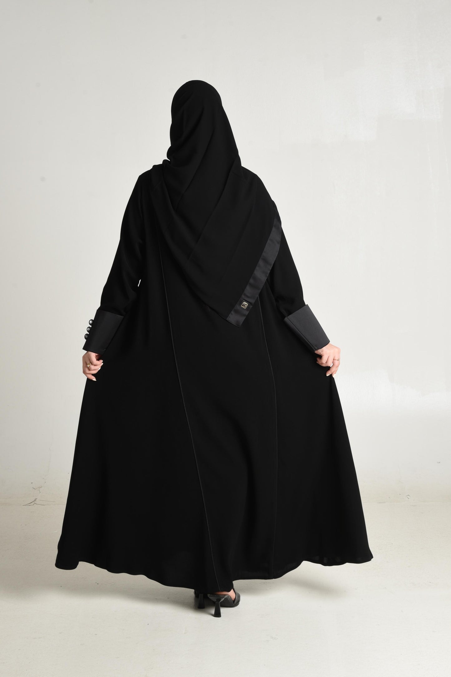 عباية سادة