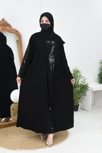 عباية كريب بتنسيق فريد من الجلد