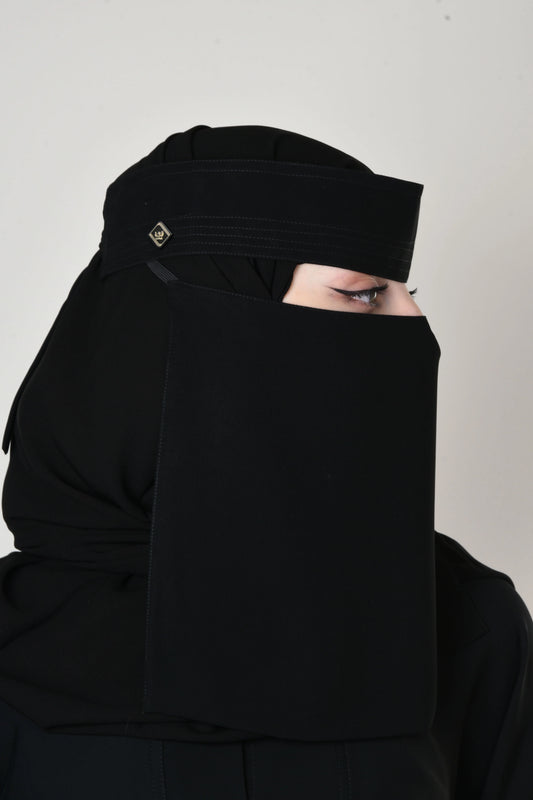 نقاب مطاط مائل بحريني