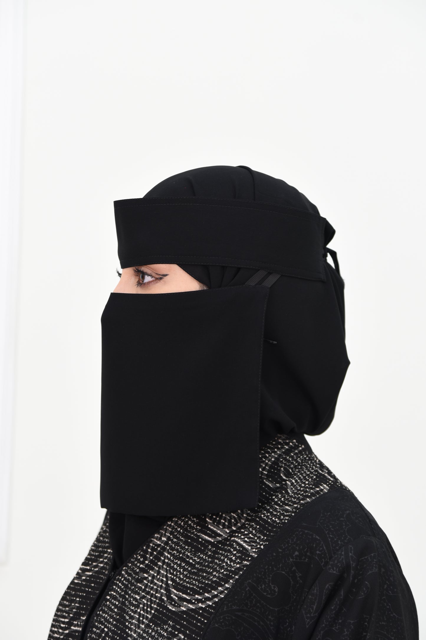 نقاب مطاطين مقوى مائل