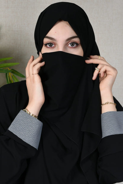 طرحة باللون الأسود