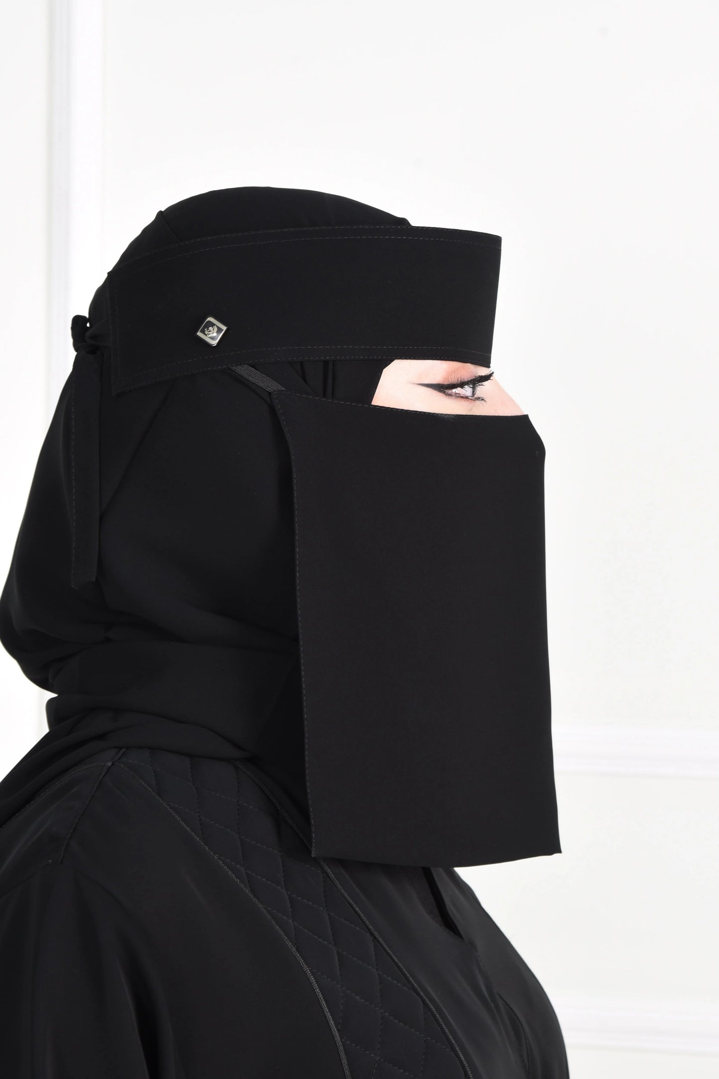 نقاب مطاط مائل خفيف – عملي ومريح