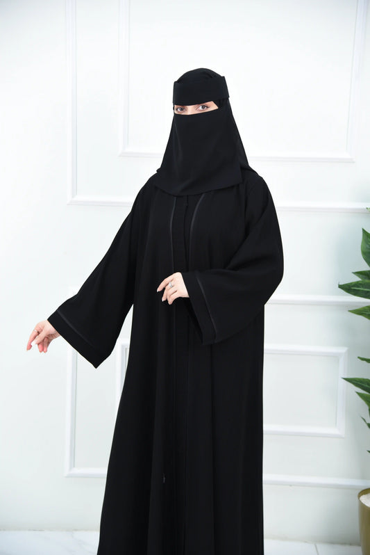 عباية كاجوال مقلم بالطول مع برواز لامع